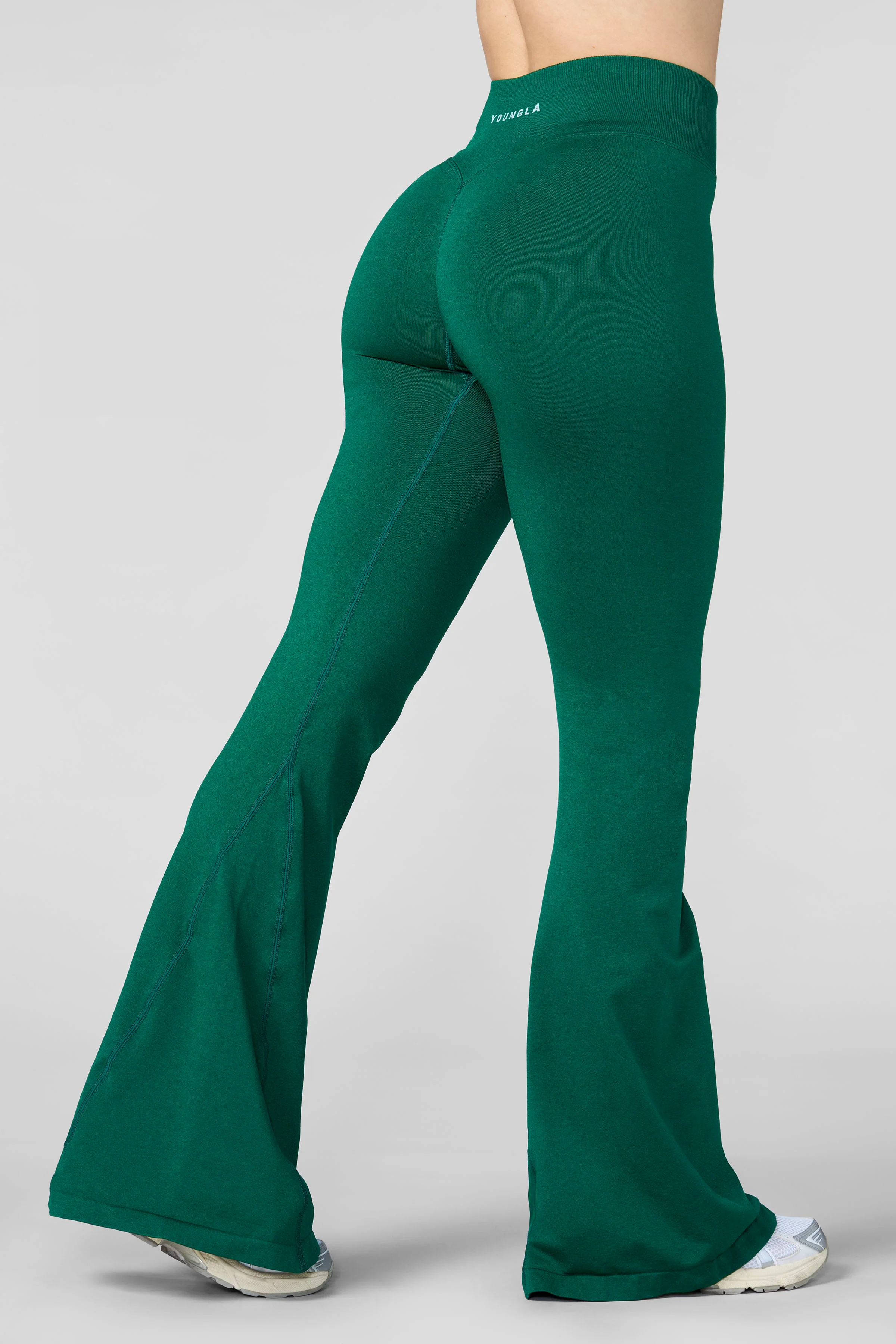 W2206 - Curve Seamless Flare Leggings (Reg)